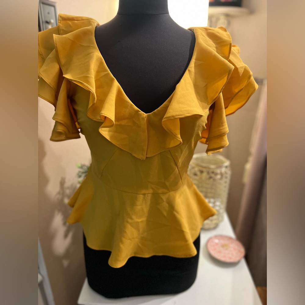 Lulumari yellow tank top size small